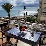 Апартаменты Apartamento Neptune Primera Linea Playa, Torremolinos- La Carihuela