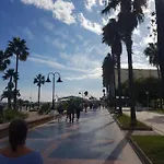 Апартаменты Apartamento Neptune Primera Linea Playa, Torremolinos- La Carihuela Торремолинос