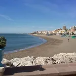 Apartamento Neptune Primera Linea Playa, Torremolinos- La Carihuela Апартаменти *